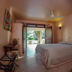2* Bed and breakfast La Plantacion